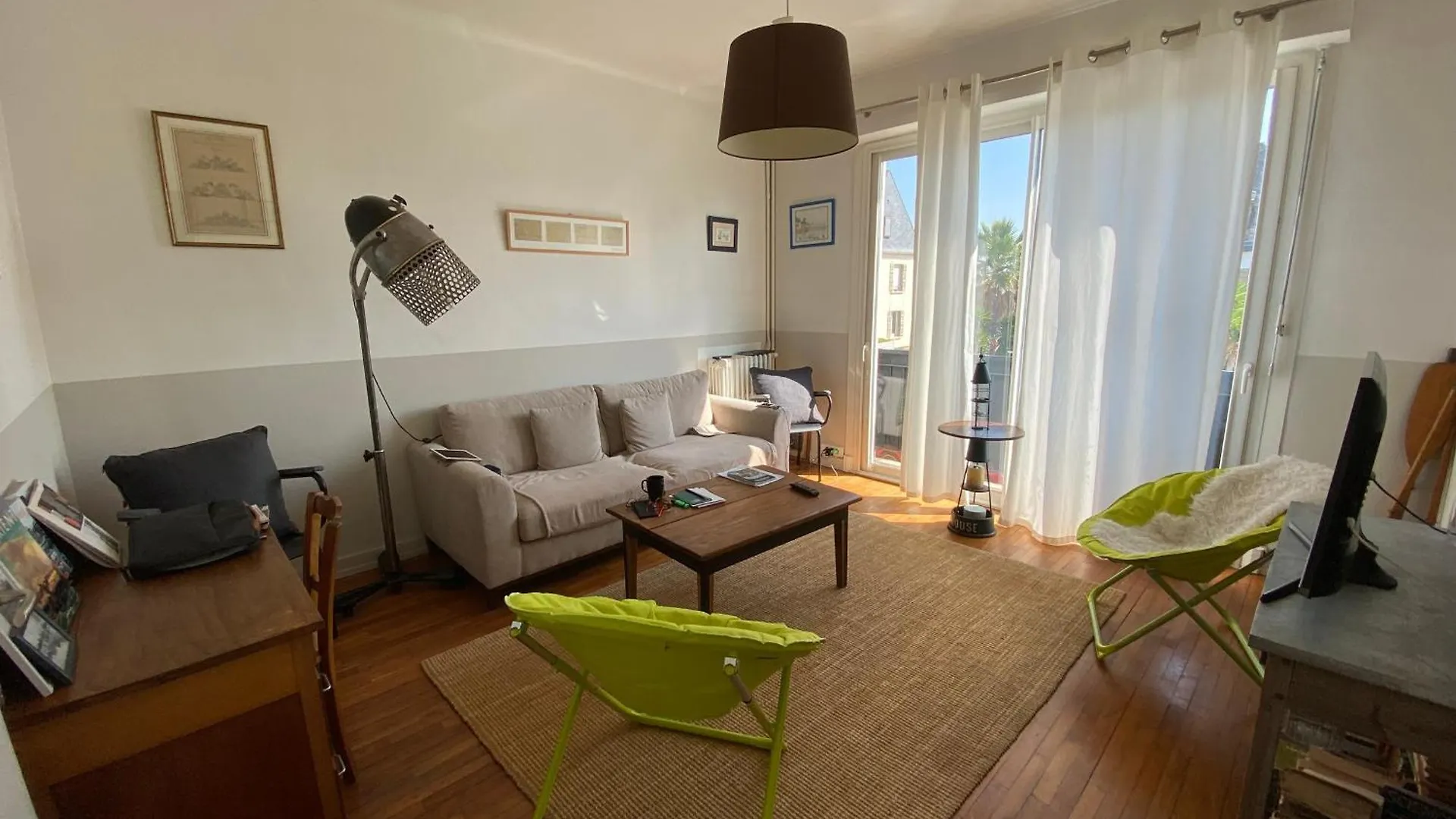 Appartement T3 Avec Terrasse, Proche Plage Et Commerces A Larmor-Plage - Fr-1-349-199